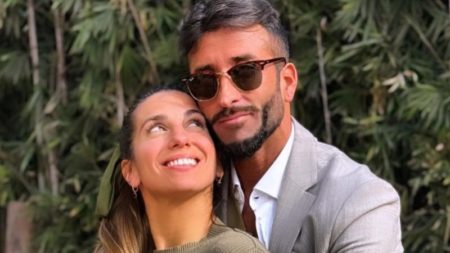 Los románticos mensajes de Roberto Castillo a Cinthia Fernández con postales a puro amor: “Ya sé que estoy robando” imagen-12