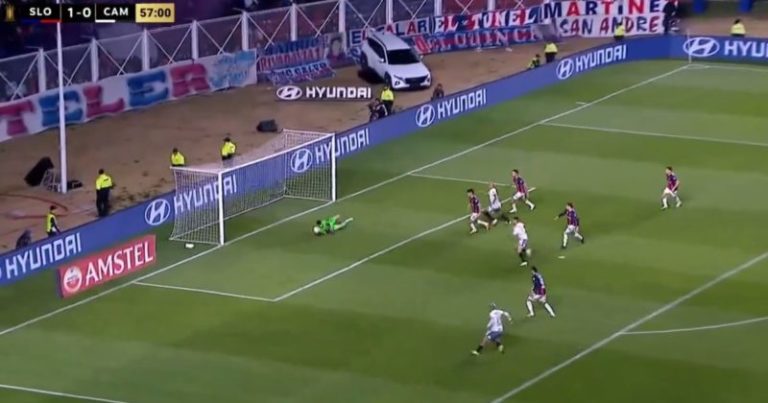 Video: el error de Altamirano en el 1-1 de San Lorenzo vs. A. Mineiro imagen-3