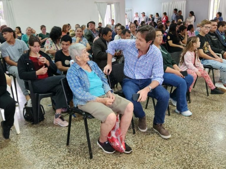 Programa «Mirar Mejor»: «Este tipo de políticas de salud mejoran la calidad de vida de las personas de manera enorme», dijo el titular del Iplyc imagen-4