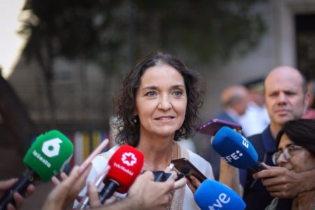 Hazte Oír pide al juez del 'caso Begoña Gómez' que cite como testigo a la exministra Reyes Maroto imagen-9