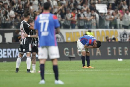 El enojo de San Lorenzo tras la eliminación frente a Mineiro: “Fue el jugador número 12 para ellos”, dijo Gastón Campi sobre el árbitro imagen-11