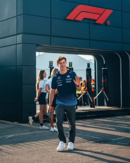 El primer video de Franco Colapinto en el paddock como piloto oficial de Fórmula 1 imagen-12