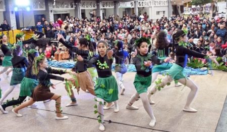 A través del arte, los niños invitaron a reflexionar sobre el cuidado del medioambiente imagen-12