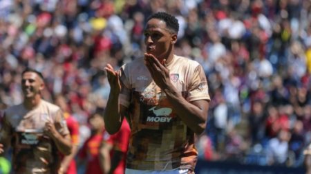 Yerry Mina es esperado en el Cagliari por su nuevo técnico: “Debe ponerse bien” imagen-14