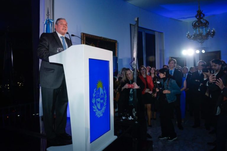 49 fotos: la recepción por el 199° Aniversario de la Declaratoria de la Independencia de Uruguay imagen-4