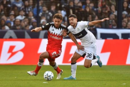 River no lo supo aguantar y Gimnasia rescató un punto en el Bosque imagen-12