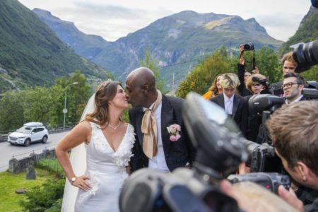 La princesa noruega Marta Luisa se casó con un “chamán” tras años de polémicas: “Nuestro amor triunfó contra todo pronóstico” imagen-7