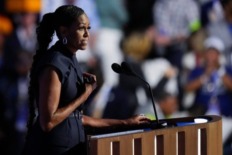 Michelle Obama en la Convención Demócrata: “La esperanza está regresando” imagen-4