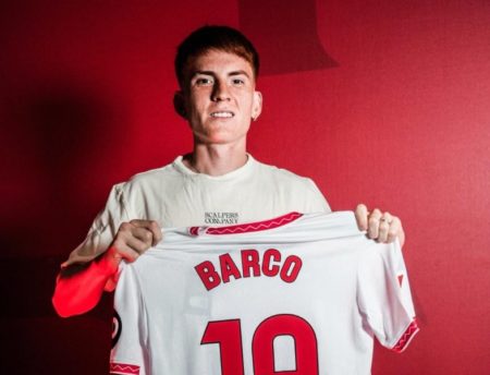 “Los de colorado son los nuestros”: Sevilla presentó a Valentín Barco como refuerzo imagen-11