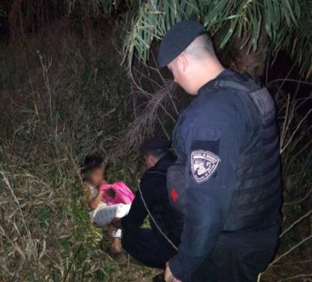 Tras operativo de búsqueda ubicaron en el monte a una niña desaparecida en Aristóbulo del Valle imagen-9