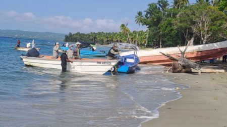 La Armada de República Dominicana halló una embarcación abandonada con al menos 14 osamentas imagen-12