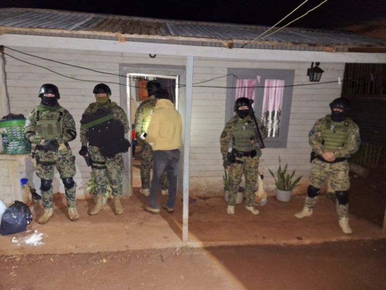 Allanamientos simultáneos en Posadas: hay tres detenidos, secuestraron cocaína, marihuana y bienes robados imagen-4