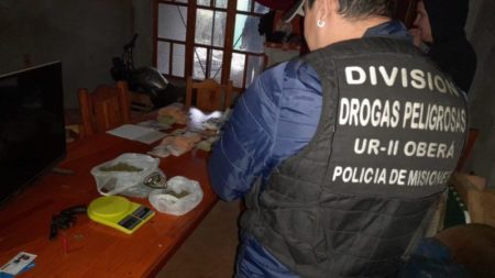 Desarticulan narcokiosco en Oberá: cuarta operación del día y un total de 74 en 2024 imagen-12