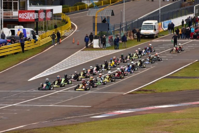 Karting: el Campeonato Misionero corre la quinta fecha en Posadas imagen-4