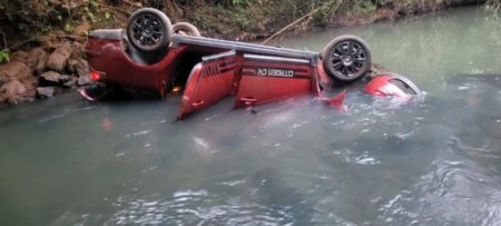 Falleció un hombre tras caer a un arroyo con su auto en Campo Viera imagen-15