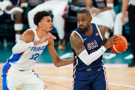 Juegos Olímpicos París 2024: el Dream Team de Estados Unidos venció a Francia y conquistó su quinta medalla dorada consecutiva en básquetbol imagen-10