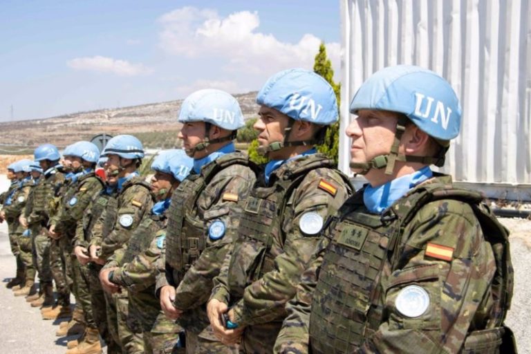 El Gobierno celebra la prórroga de la misión de la ONU en Líbano bajo el mando de un general español imagen-4