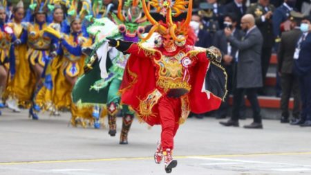 Cancillería responde a reclamo de asociación boliviana sobre origen de bailes folklóricos que se danzan en Perú: “No tiene asidero” imagen-13