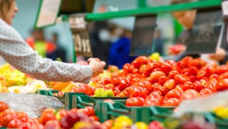 Alimentos: el consumidor pagó más de 3 veces lo que cobró el productor en julio imagen-14