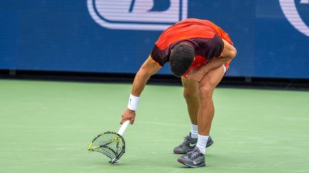 "El peor partido que jugué en mi carrera": Carlos Alcaraz rompe la raqueta en sorprendente derrota del Cincinnati Open imagen-14