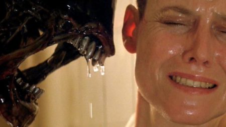 "No apoyar a David Fincher fue muy idiota": Sigourney Weaver carga contra el estudio por la controvertida 'Alien 3' imagen-15