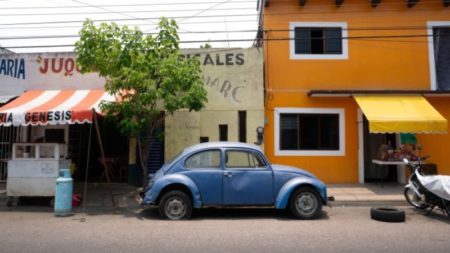 El “escarabajo” de Volkswagen evoca recuerdos de años pasados, pero en México sigue siendo parte del presente imagen-8