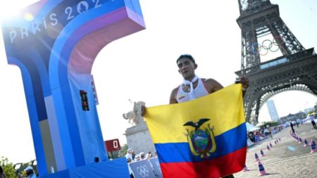 Daniel Pintado gana el oro para Ecuador en marcha de 20 km en los JJ.OO. París 2024; Brasil y España completaron el podio imagen-7