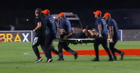 Video: un hincha del Vasco da Gama pateó un penal y se fracturó en un partido de la Copa de Brasil imagen-12