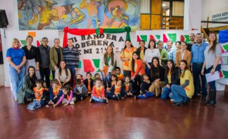 Niños del nivel inicial exponen sobre la Bandera de Oberá imagen-8