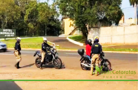 La Policía Federal brasileña realiza operativos en la frontera para combatir «falsos guías turísticos» imagen-13