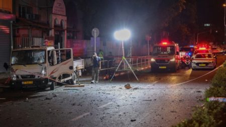 La policía israelí investiga una explosión en Tel Aviv que dejó al menos un muerto imagen-9