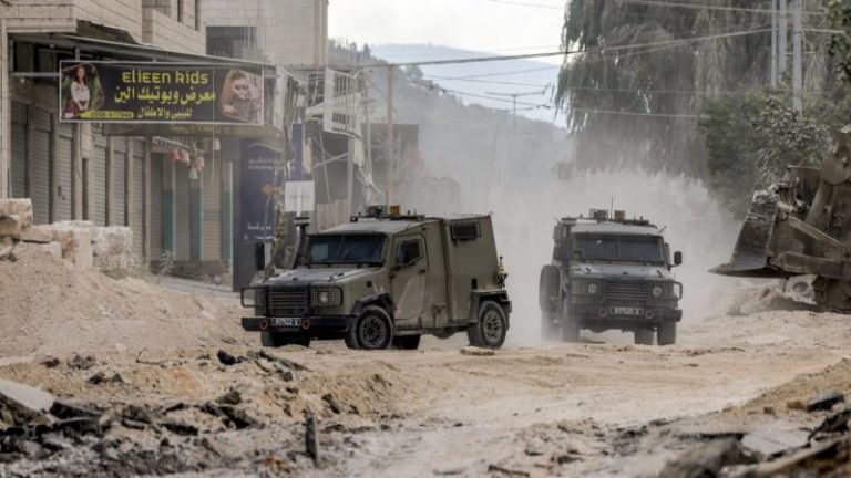 Mientras el mundo centra su atención en Gaza, la Ribera Occidental alcanza una situación crítica imagen-4