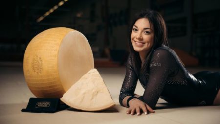 Por qué esta gimnasta olímpica hace que a todo el mundo se le antoje el queso italiano imagen-12