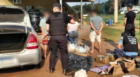 Puerto Piray: Policías secuestraron vehículo con droga y detuvieron a tres personas imagen-10