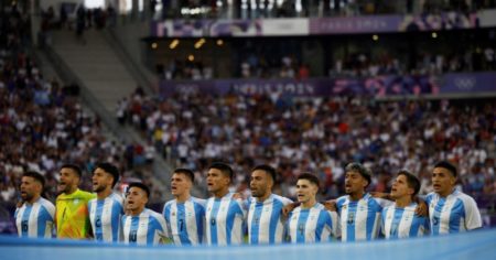 Silbidos para el himno argentino en los cuartos de final imagen-9