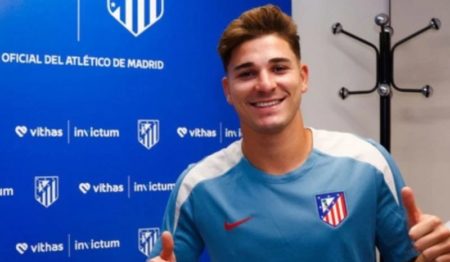 Julián Álvarez pasó la revisión médica y fue presentado como nuevo jugador del Atlético de Madrid imagen-16