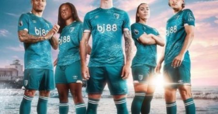 Un argentino fue uno de los modelos en la presentación de la camiseta de un equipo inglés imagen-12