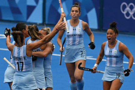 Las Leonas vencieron a Bélgica en consiguieron la medalla de plata en París imagen-16