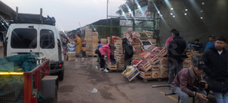 Tensa calma en la apertura del Mercado Central este lunes imagen-13