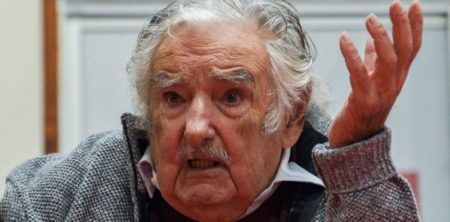 José “Pepe” Mujica dice que está “deshecho” y “perdiendo la vida” por el tratamiento contra el cáncer imagen-6