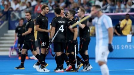 Gonzalo Peillat, el campeón olímpico en Río que marcó un gol y festejó contra Los Leones en París imagen-11