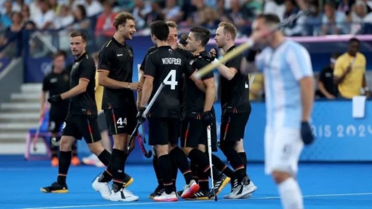 Gonzalo Peillat, el campeón olímpico en Río que marcó un gol y festejó contra Los Leones en París imagen-4