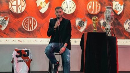 Pezzella fue presentado como nuevo refuerzo de River imagen-9