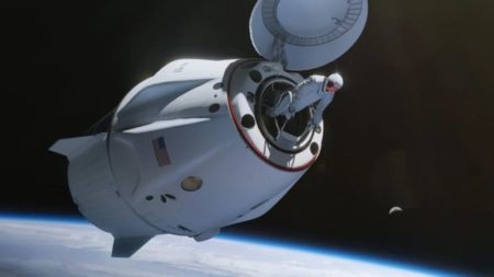 Un multimillonario está a punto de liderar la primera caminata espacial privada. Esto es lo que debes saber imagen-12