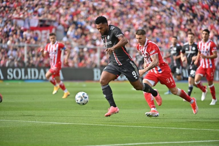 A la espera de Gallardo, River igualó sin goles ante Unión en Santa Fe imagen-4