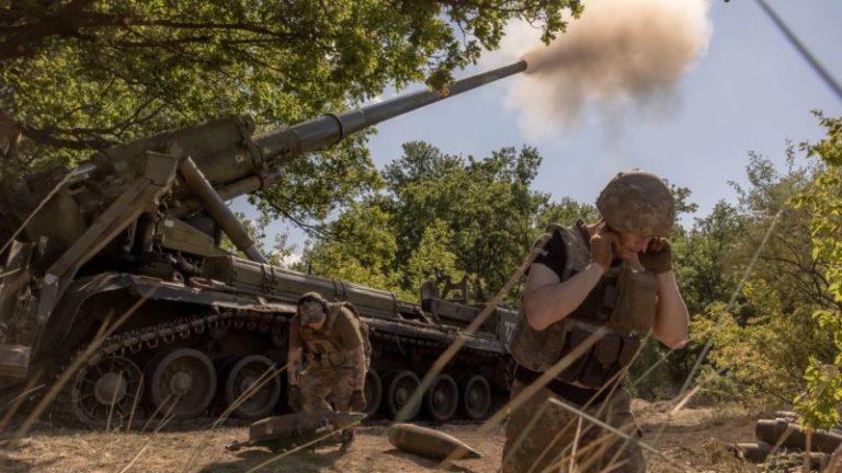 Rusia avanza "rápidamente" hacia una ciudad clave de Ucrania a pesar del revés en Kursk imagen-4