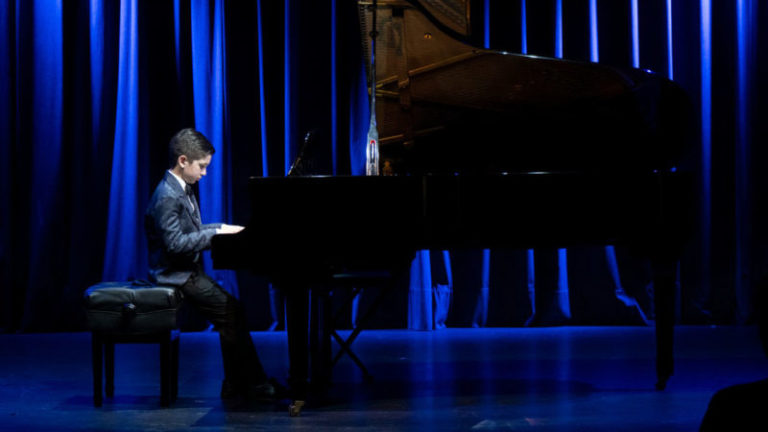 Facundo Ledesma, el joven prodigio del piano, este miércoles en el Teatro de Prosa imagen-5