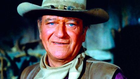 "¿Cómo pude dejar que se me escapara?": John Wayne rechazó el papel que consagró a Clint Eastwood y se arrepintió hasta el final de sus días imagen-11