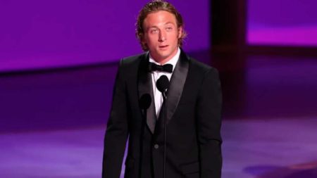 "Soy un tipo con mucha suerte": Jeremy Allen White agradece que 'The Bear' le ha cambiado la vida tras ganar su segundo Emmy imagen-13