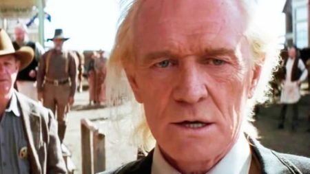 "¡Sería genial si pudiera hacer eso!": Cómo este legendario actor convenció a Clint Eastwood para interpretar su fabuloso personaje en 'Sin perdón' imagen-7